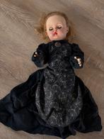 Vintage pop van rubber in klederdracht ong 40cm, Antiek en Kunst, Antiek | Speelgoed, Ophalen of Verzenden