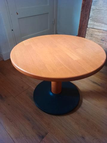 Hutten bijzettafel 60 cm diameter. 45cm hoogte beschikbaar voor biedingen