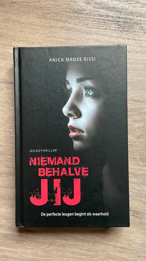 Anica Mrose Rissi - Niemand behalve jij, Boeken, Kinderboeken | Jeugd | 13 jaar en ouder, Zo goed als nieuw, Ophalen of Verzenden