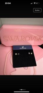 Swarovski Oorbellen - Zo goed als nieuw!, Met kristal, Wit, Ophalen of Verzenden, Knopjes of Stekers