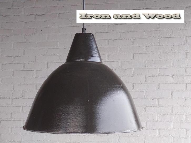 Oude zwarte emaille grote lamp/hanglamp afm. H38 D44, Antiek en Kunst, Antiek | Lampen, Ophalen of Verzenden