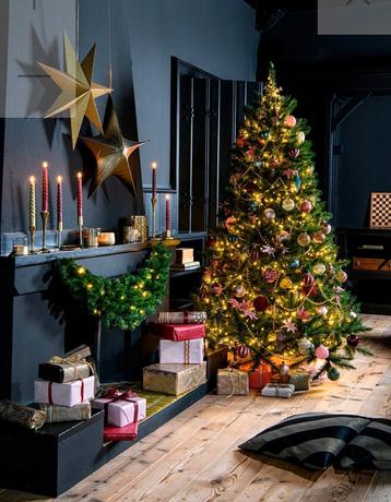 Nieuw! Kerstboom Romagne H 215 cm beschikbaar voor biedingen
