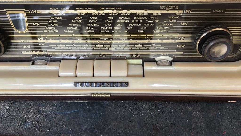 Vintage Telefunken Radio, Audio, Tv en Foto, Radio's, Ophalen, Gebruikt, Radio