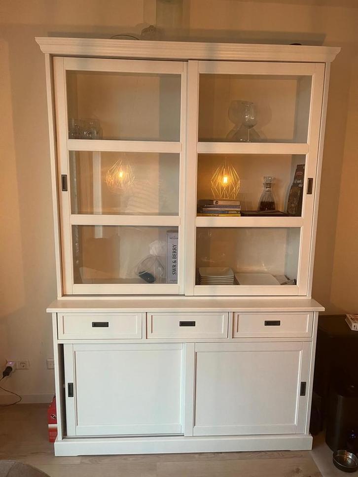 Larsfrid IKEA Kast - Zware Kwaliteit, in goede staat, Huis en Inrichting, Kasten | Buffetkasten, Zo goed als nieuw, 200 cm of meer