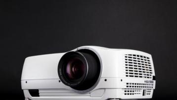 projectiondesign barco high end beamer F32 1080 beschikbaar voor biedingen