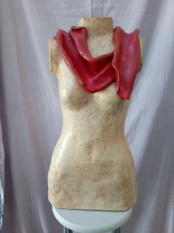 TORSO-BEELD, staand, keramiek beschikbaar voor biedingen