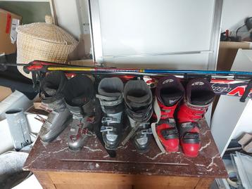 Skischoenen, skistokken en skies - Gratis af te halen beschikbaar voor biedingen