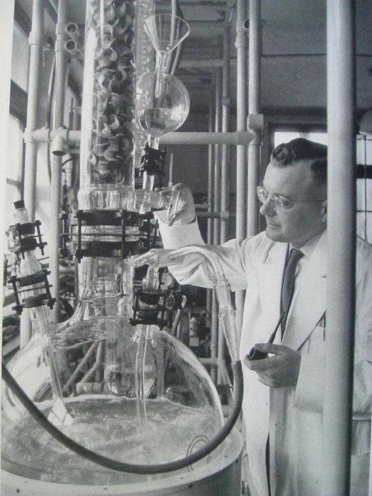 Een kwarteeuw TNO 1932 - 1957. Foto's Paul Huf., Antiek en Kunst, Antiek | Boeken en Bijbels, Ophalen of Verzenden