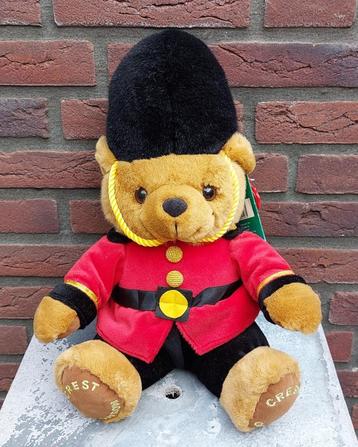 Zeer leuke pluche knuffel van Guardsmen. beschikbaar voor biedingen