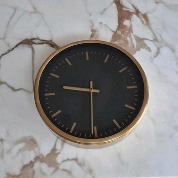 Zwart Gouden Klok beschikbaar voor biedingen