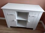 Hardhouten witte commode met bijpassende rieten mand, Kinderen en Baby's, Zo goed als nieuw, Commode, Ophalen