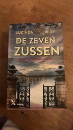 Lucinda Riley - De zeven zussen, Lucinda Riley, Ophalen of Verzenden, Zo goed als nieuw, Nederland