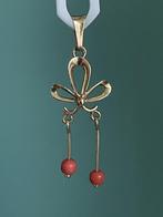 14 karaat gouden antieke hanger met bloedkoraal, Sieraden, Tassen en Uiterlijk, Antieke sieraden, Ophalen of Verzenden, Goud, Hanger