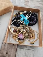 Partij Vintage Sieraden: Kettingen & Armband, Verzenden