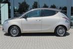 Lancia Ypsilon 0.9 TwinAir Platinum AUTOMAAT LEER NAVI, Auto's, Lancia, Euro 5, 86 pk, Gebruikt, 750 kg