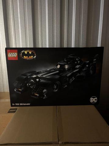 LEGO DC 76139 1989 Batmobile beschikbaar voor biedingen