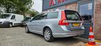 Volvo V70 1.6 T4 Limited Edition Trekhaak! 180PK! Xenon! Lee, Auto's, Volvo, Voorwielaandrijving, 15 km/l, Gebruikt, 4 cilinders