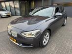 BMW 1-serie 116i URBAN 5DRS XENON TREKHAAK FACTUREN ONDERHOU, Gebruikt, 4 cilinders, Origineel Nederlands, 1265 kg