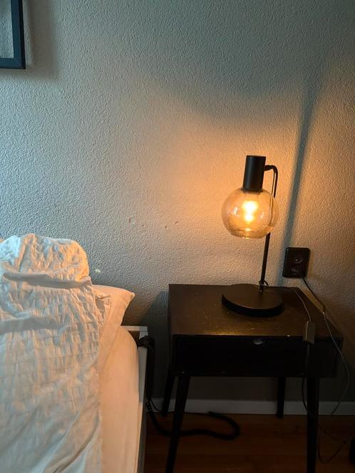 2 Zwarte nachtkastjes, Huis en Inrichting, Slaapkamer | Nachtkastjes, Gebruikt, Minder dan 45 cm, Hout, Ophalen