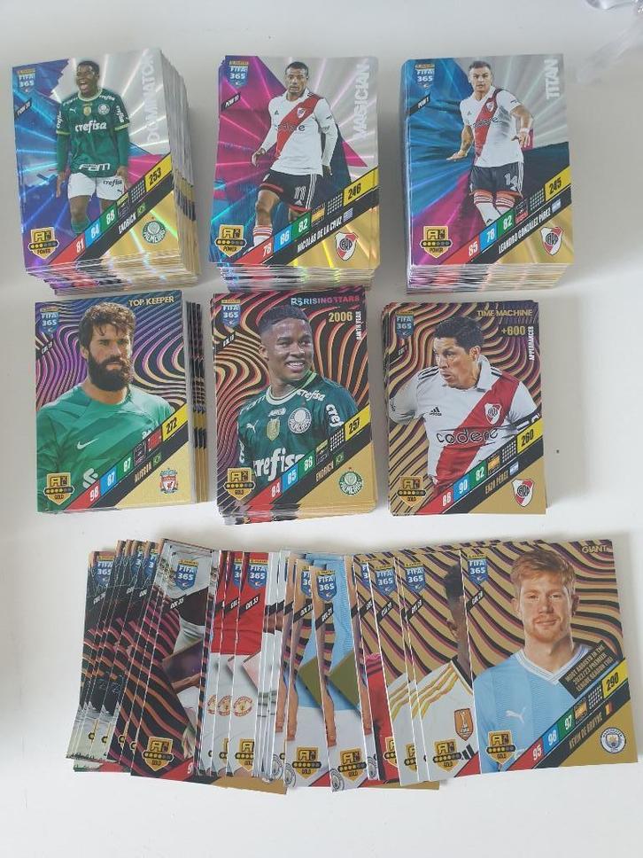 Bijna complete set Panini Adrenalyn XL FIFA 365 2024 kaarten, Hobby en Vrije tijd, Stickers en Plaatjes, Nieuw, Meerdere plaatjes