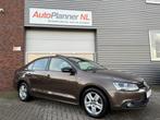Volkswagen Jetta 1.4 TSI Highline! Clima! Cruise! Navi! PDC!, Gebruikt, Zwart, 4 cilinders, Bruin