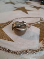 Appeltje  met hanger, Ophalen