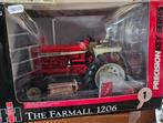 The Farmall 1206 Ertl Key Precision Nr 1 schaal 1/16, Hobby en Vrije tijd, Gebruikt, Ophalen, Tractor of Landbouw