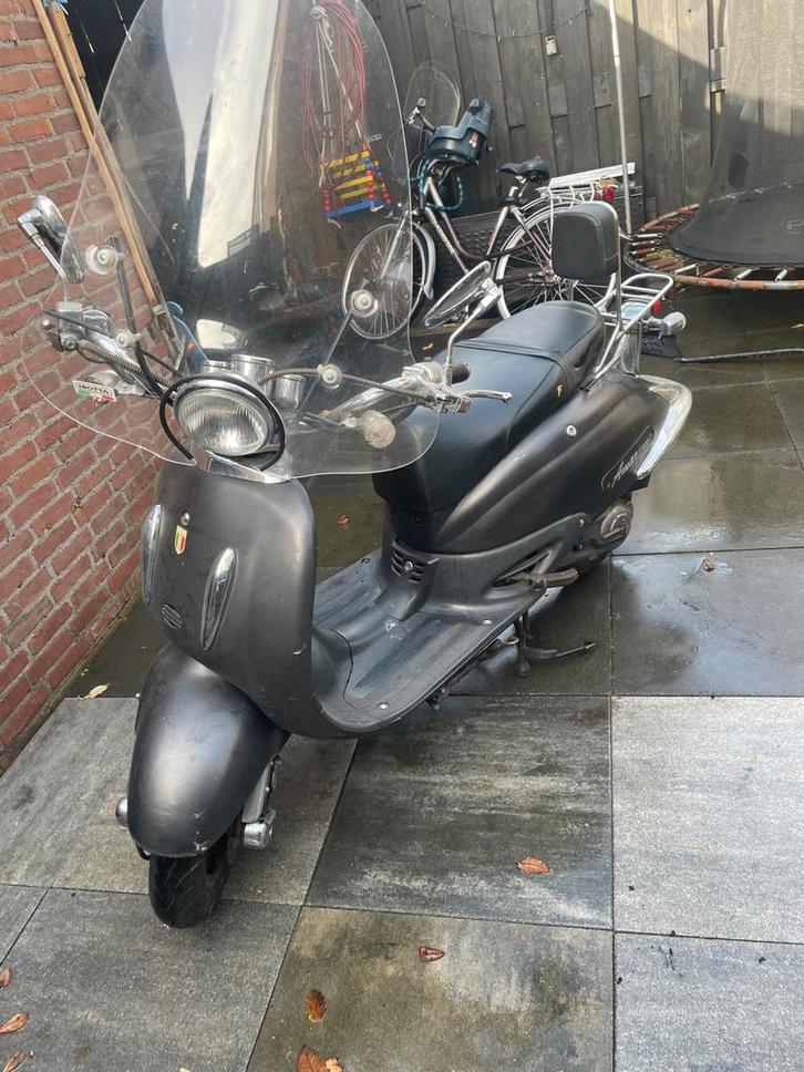 PRONTO AMARO UNO MATGRIJS 4T, Fietsen en Brommers, Snorfietsen en Snorscooters, Zo goed als nieuw, Overige merken, Benzine, Ophalen