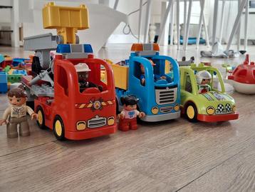 Duplo: auto's, vliegtuig, blokken beschikbaar voor biedingen