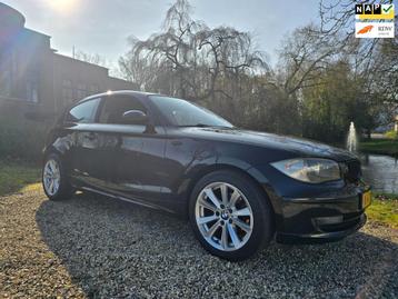 BMW 1-serie 118i 3-deurs AIRCO *apk:01-2026* beschikbaar voor biedingen