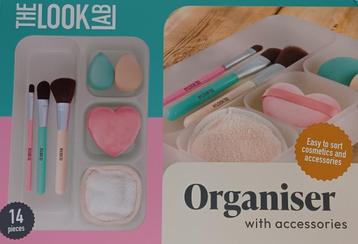 #Make-up-organizer met #accessoires beschikbaar voor biedingen