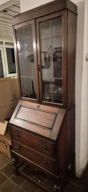 Antiek secretaire met glazen kast beschikbaar voor biedingen