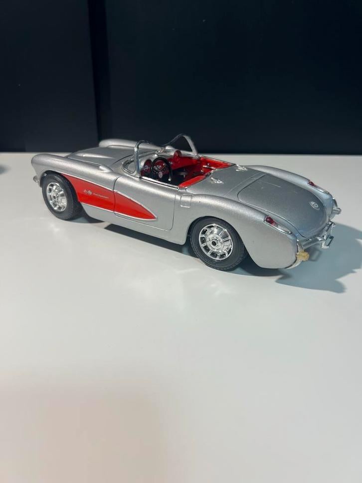 75. Chevrolet Corvette 1956 Modelauto 1:18, Hobby en Vrije tijd, Modelauto's | 1:18, Zo goed als nieuw, Auto, Overige merken, Ophalen of Verzenden