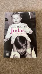 Astrid Holleeder - Judas, Boeken, Detectives, Ophalen of Verzenden, Astrid Holleeder, Zo goed als nieuw