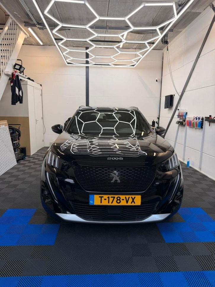 Peugeot 2008 EV 50kWh 136pk 2022 Zwart, Auto's, Peugeot, Particulier, 360° camera, ABS, Achteruitrijcamera, Adaptieve lichten