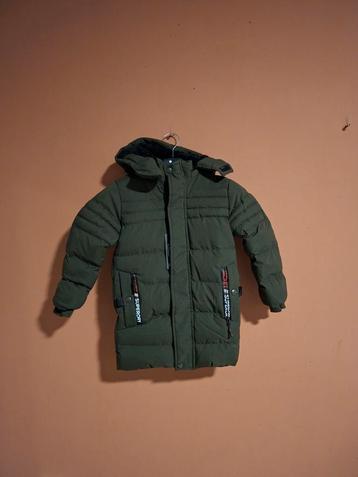 Groene jongens winterjas maat 104 beschikbaar voor biedingen
