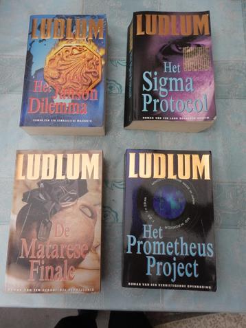 Robert Ludlum 7 x boeken beschikbaar voor biedingen