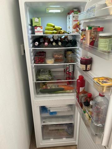 Koelkast-vriezer combinatie  beschikbaar voor biedingen