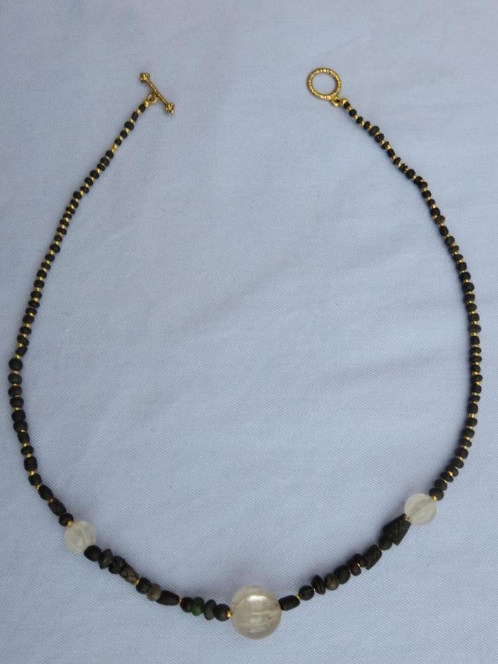 Romeinse rijk - kralen snoer in zwart glas - bodemvondsten, Sieraden, Tassen en Uiterlijk, Antieke sieraden, Ketting, Overige materialen