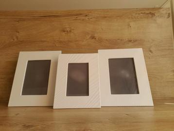 3 porseleinen witte Wedgwood fotolijsten beschikbaar voor biedingen