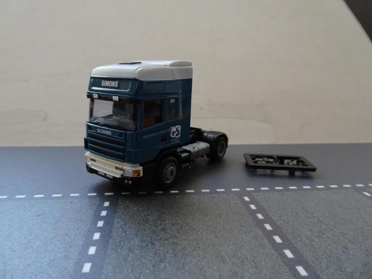 055 awm herpa scania 4 serie ge simons hilvarenbeek 1:87, Hobby en Vrije tijd, Modelauto's | 1:87, Nieuw, Bus of Vrachtwagen, AWM