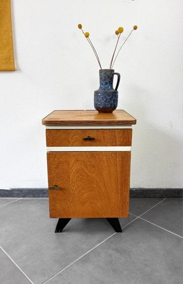 Vintage jaren 60 nachtkastje wit met hout beschikbaar voor biedingen