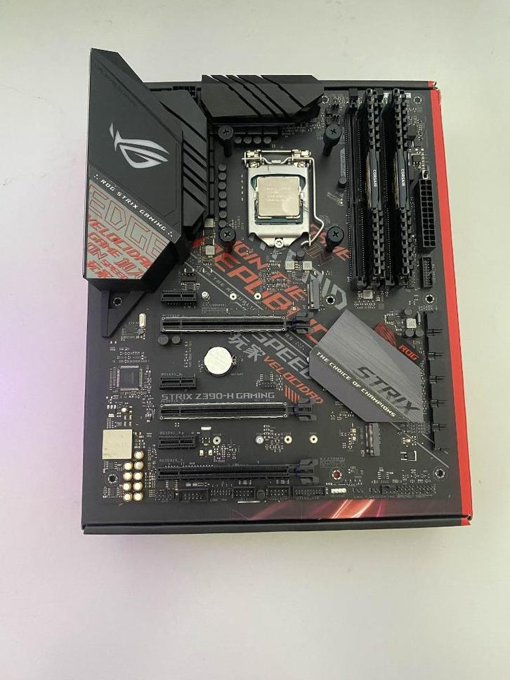 ROG Strix Z390-H Gaming - I7-9700K - 16GB, Computers en Software, Moederborden, Zo goed als nieuw, Intel, DDR4, Verzenden