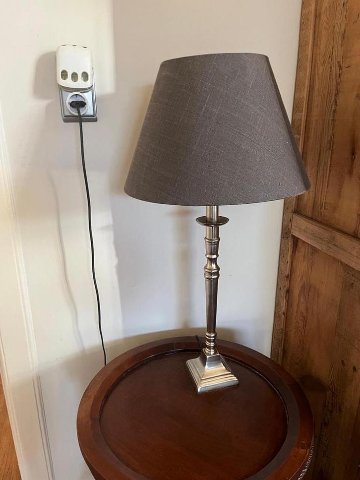 Mooie tafellamp met grijze kap, Huis en Inrichting, Lampen | Tafellampen, Gebruikt, Minder dan 50 cm, Metaal, Ophalen