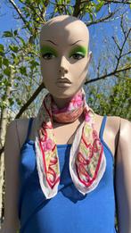 (24) Sjaal vintage roze groen rood - paisley - 72 bij 72 cm, Ophalen of Verzenden, Zo goed als nieuw, Maat 38/40 (M), Sjaal