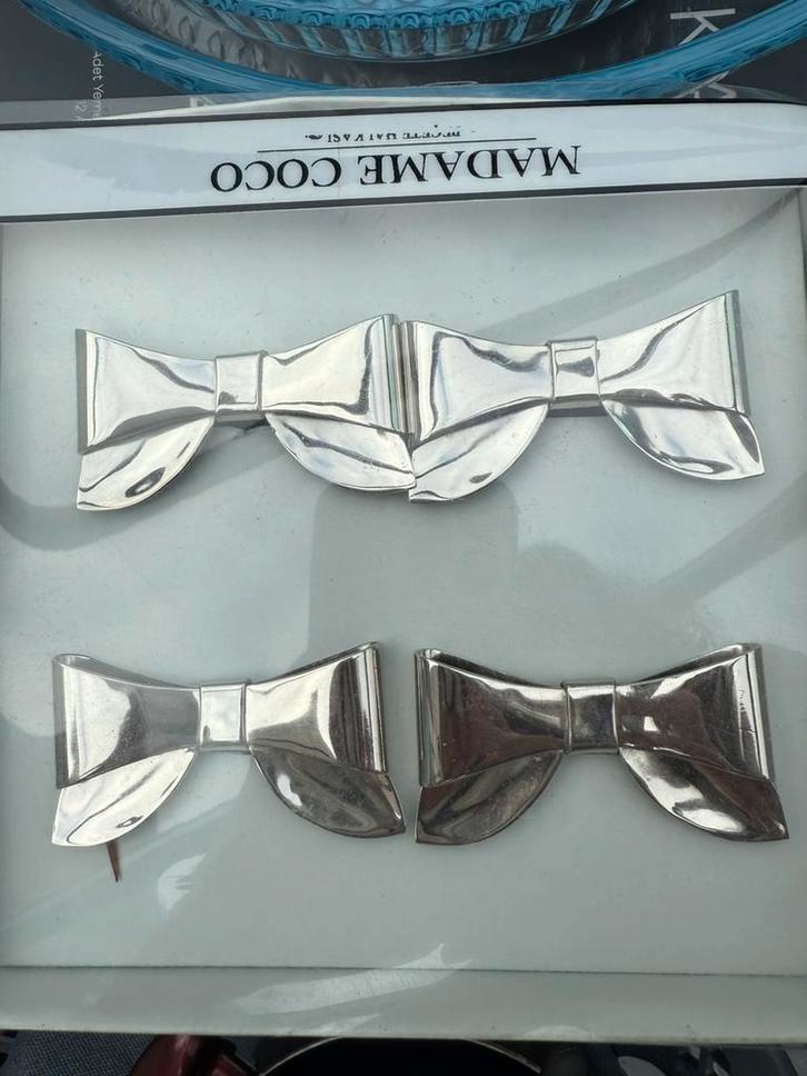 Set of 8 Metallic Bow-Shaped Napkin Rings – Brand New, Huis en Inrichting, Keuken | Servies, Nieuw, Overige stijlen, Ophalen of Verzenden