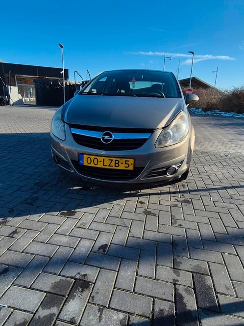 Opel Corsa 1.4 16V 5D 2010 Bruin met nieuwe Apk., Auto's, Opel, Particulier, Corsa, Benzine, B, Hatchback, Handgeschakeld, Origineel Nederlands