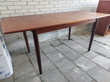 Uitschuifbare teakhouten eettafel jaren '60 beschikbaar voor biedingen