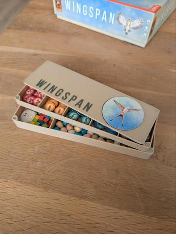 Wingspan magnetische bewaardoos beschikbaar voor biedingen