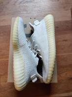 Yeezy boost 350 v2 white maat 46, Kleding | Heren, Schoenen, Gedragen, Ophalen of Verzenden